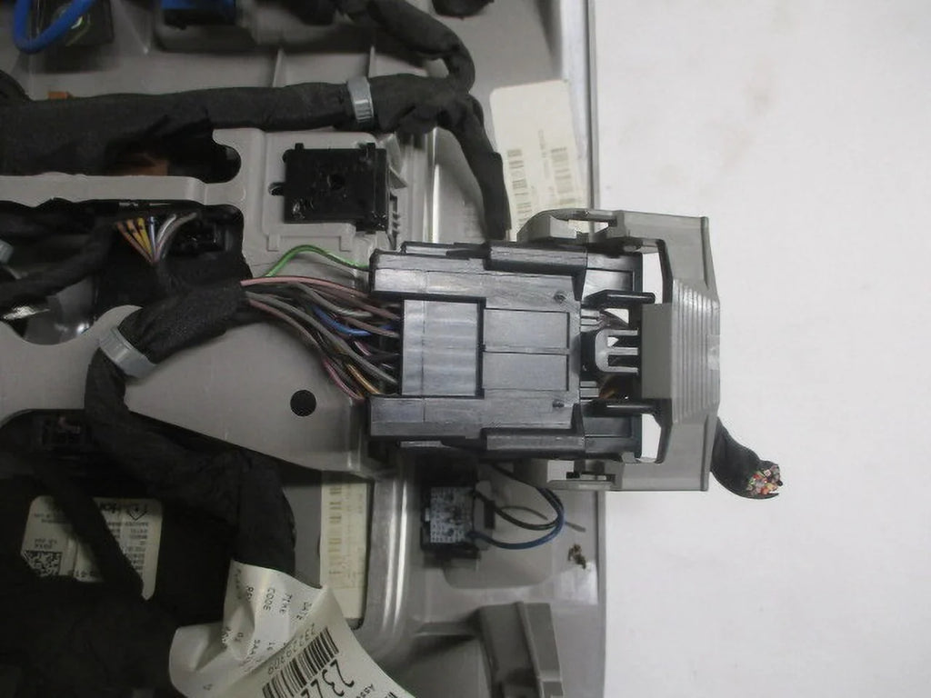 Pre-Owned 2015-2020 Cadillac Escalade Overhead Roof Console w/Homelink & Sunroof OEM LKQ (Good)