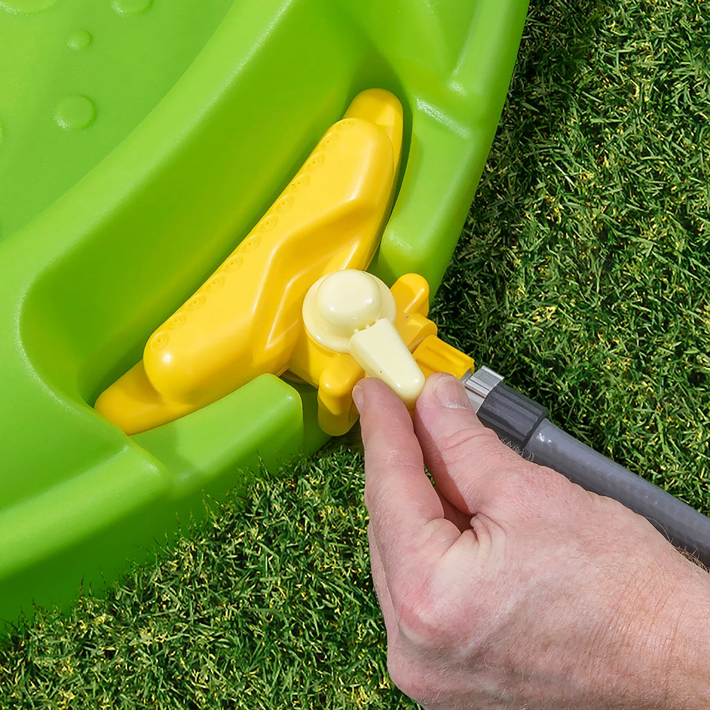 Step2 Waterbug Splash Pad Green Plastic Outdoor aqua Playset for Toddlers