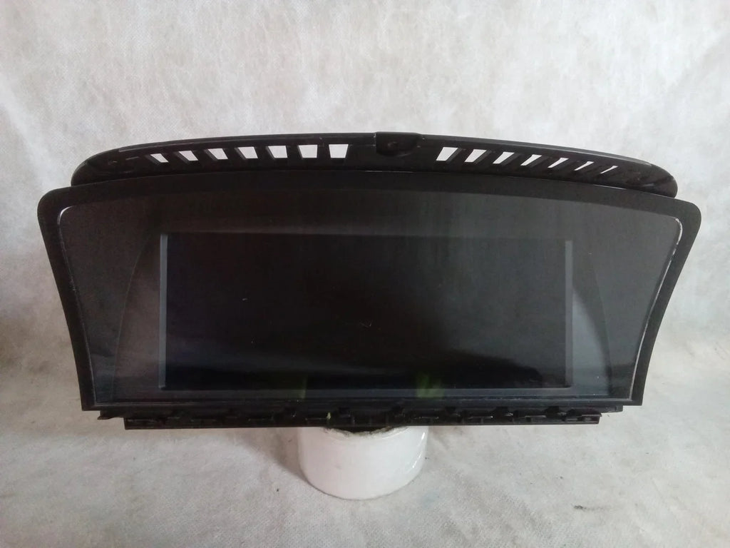 Pre-Owned 2007  750i Front Dash 8.8 Display Screen 65829157123 OEM LKQ (Good)